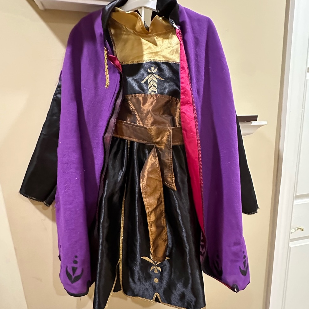 Frozen 2 Anna costume. Size 4-6x